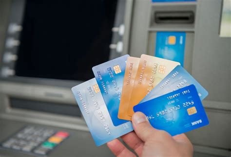 where are smart cards used|different types of smart cards.